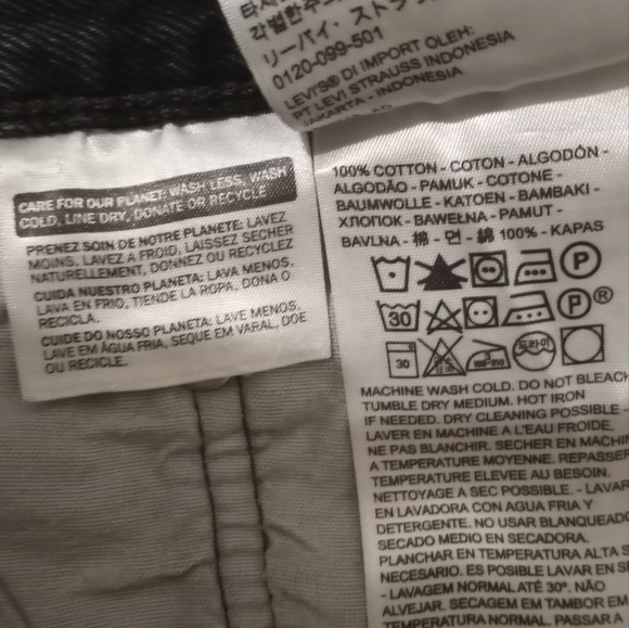 LEVI JEAN SHORT SIZE Unknown - Picture 11 of 16